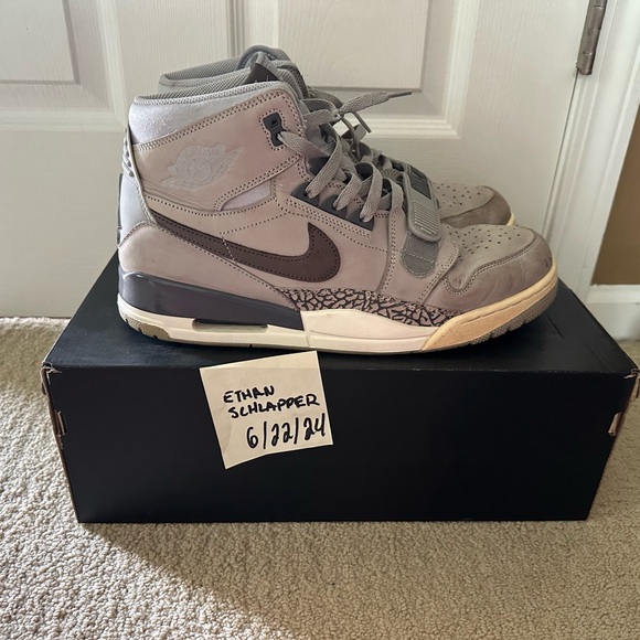 Sneakers - Picture 11 of 16